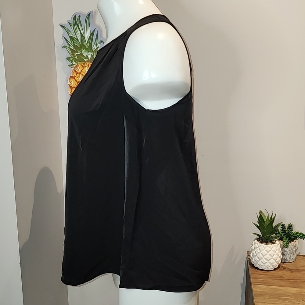 Torrid - Studio Crepe de Chine Woven Metal Keyhole Tank in Deep Black​​​​​​​​​​ - Picture 4 of 13